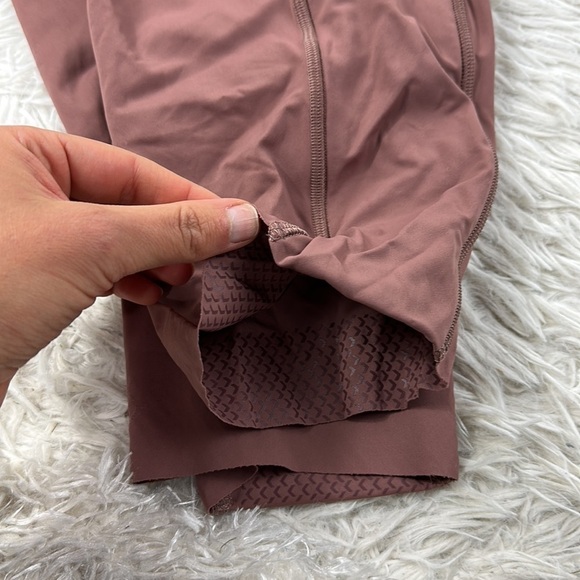 Lululemon Stronger as One High-Rise Short 8" *lululemon X Barrys Red Dust - Picture 6 of 7